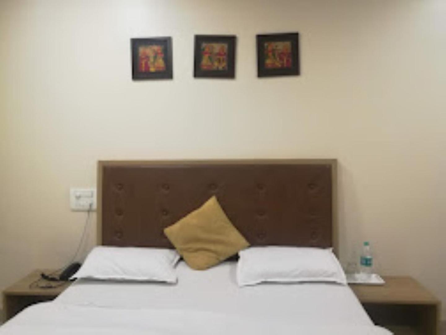 Hotel Maratha Palace,Satara Εξωτερικό φωτογραφία