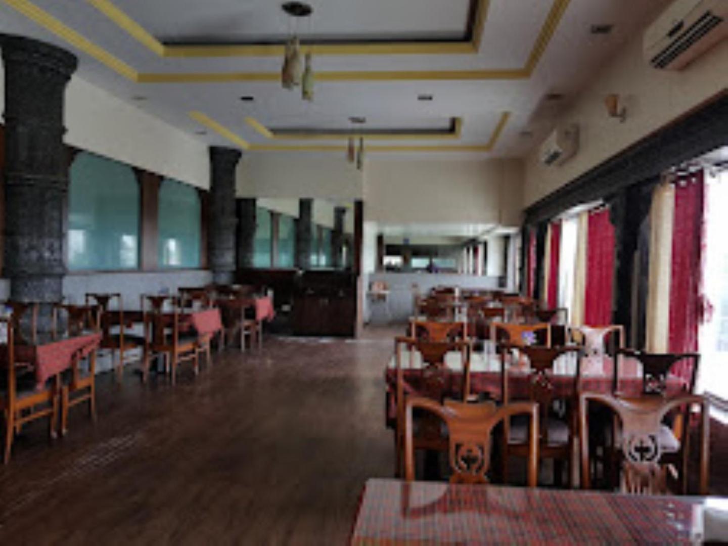 Hotel Maratha Palace,Satara Εξωτερικό φωτογραφία