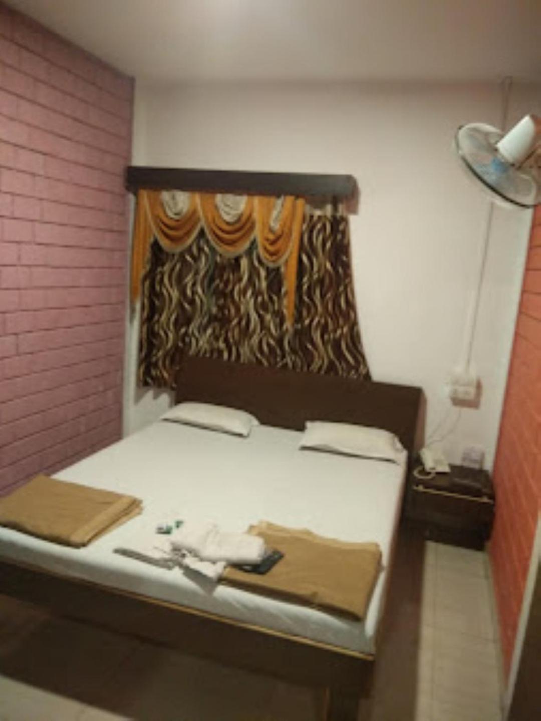 Hotel Maratha Palace,Satara Εξωτερικό φωτογραφία