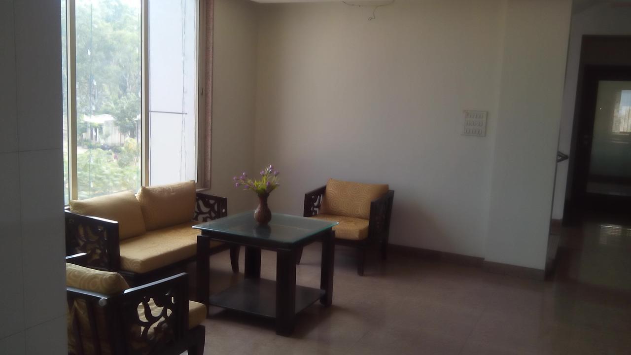 Hotel Maratha Palace,Satara Εξωτερικό φωτογραφία