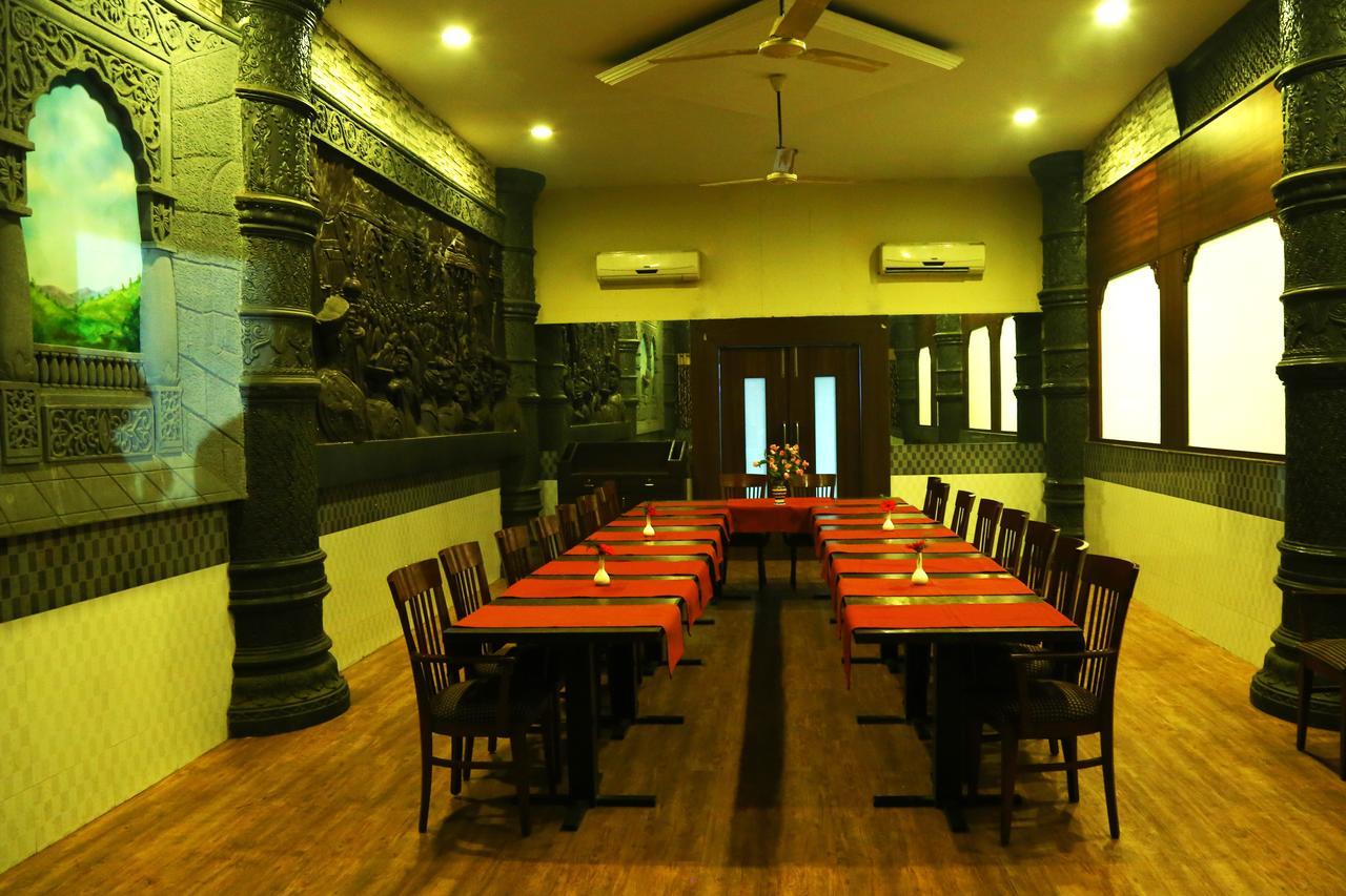 Hotel Maratha Palace,Satara Εξωτερικό φωτογραφία
