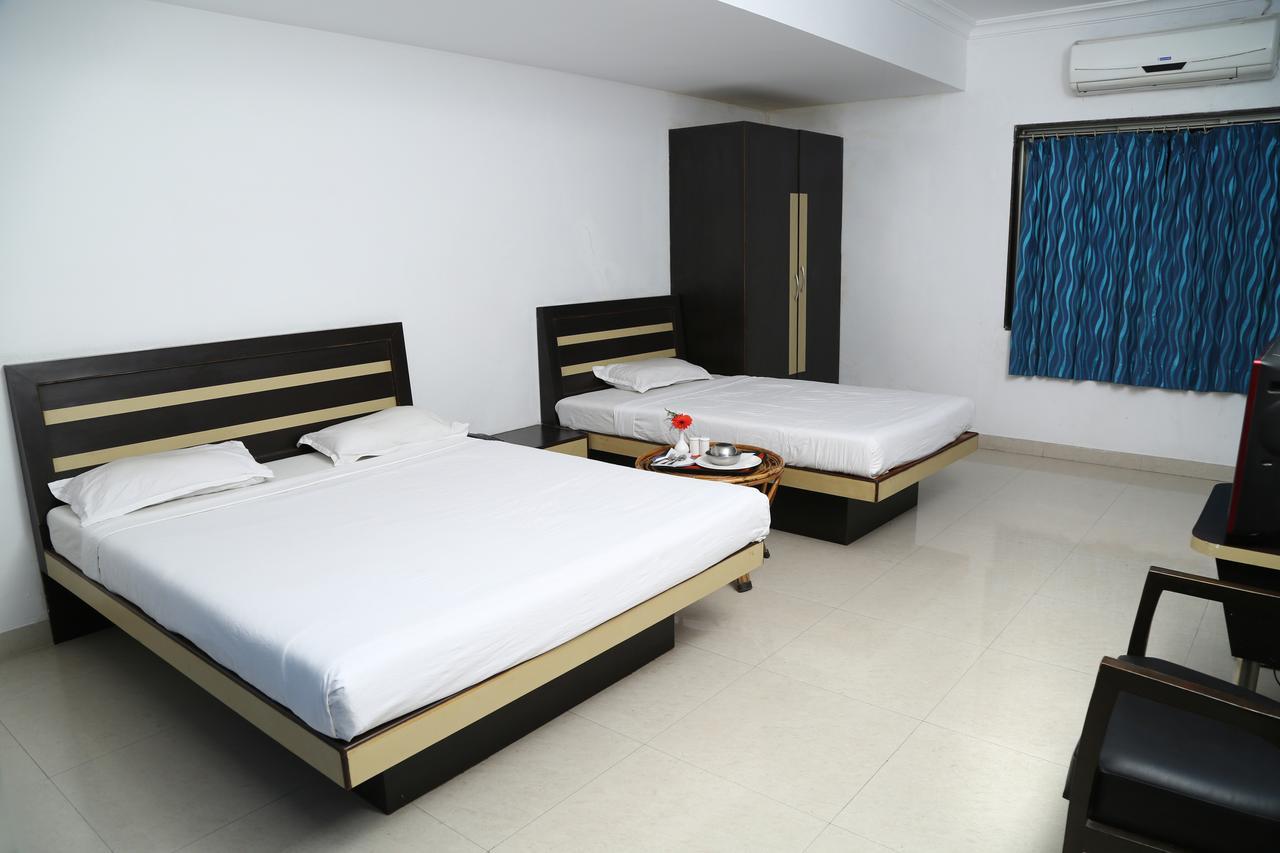 Hotel Maratha Palace,Satara Εξωτερικό φωτογραφία